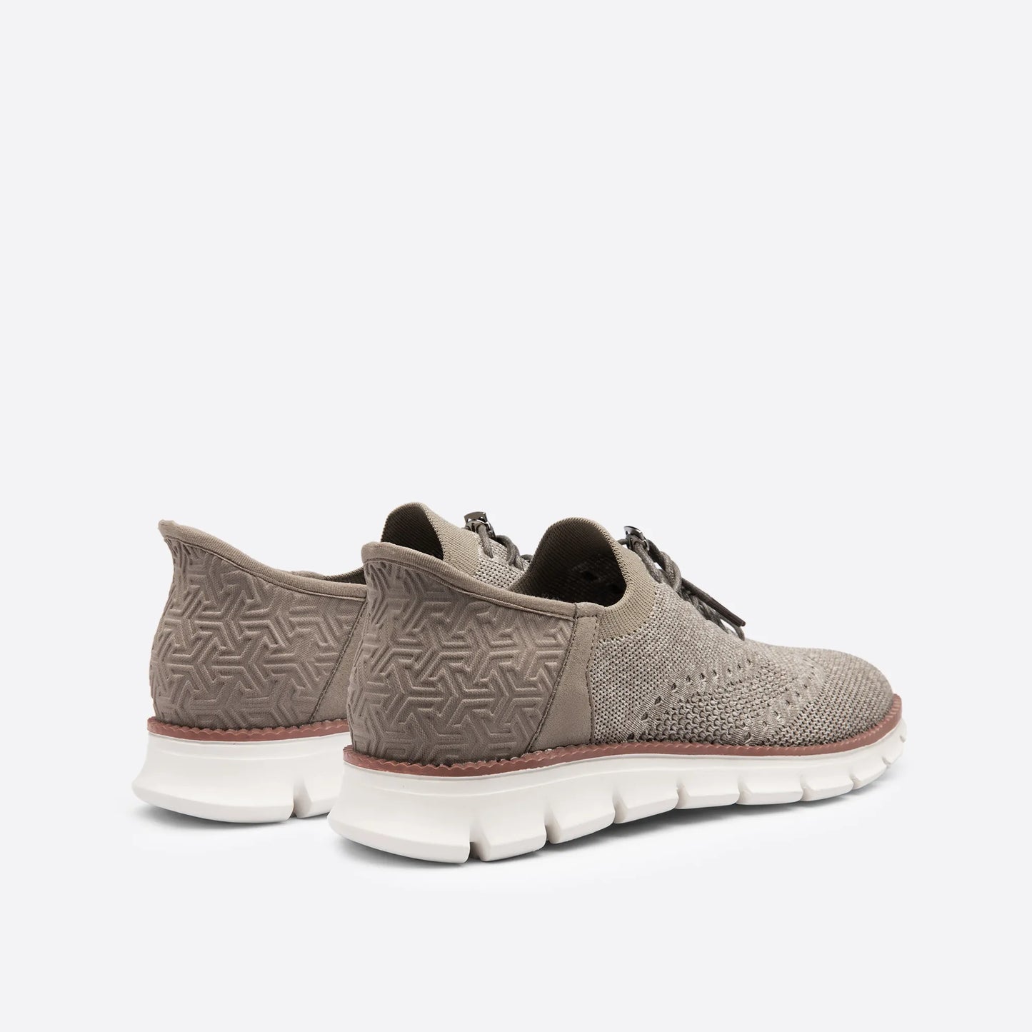 ARIUS™ CASUAL OXFORD SNEAKER