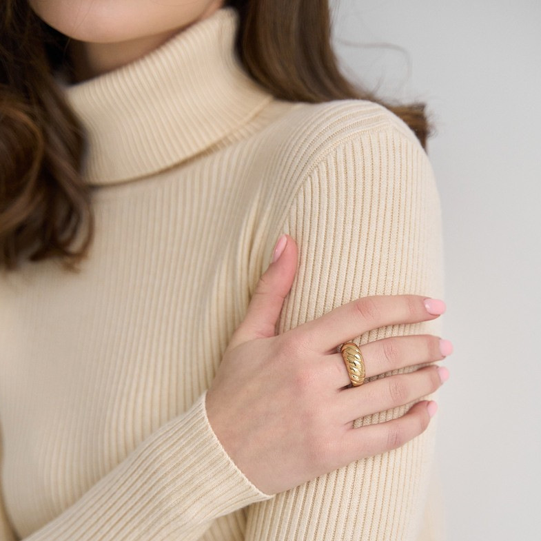 CHÉRIE KNITTED TURTLENECK SWEATER
