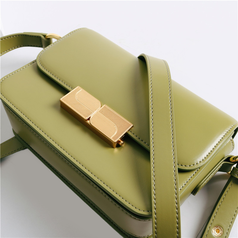 CHÂTEAUCHIC CLASSIC CROSSBODY BAG