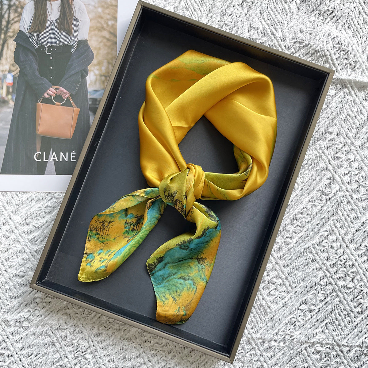 L'ÉCLAT LOTUS™ VINTAGE SATIN SCARF