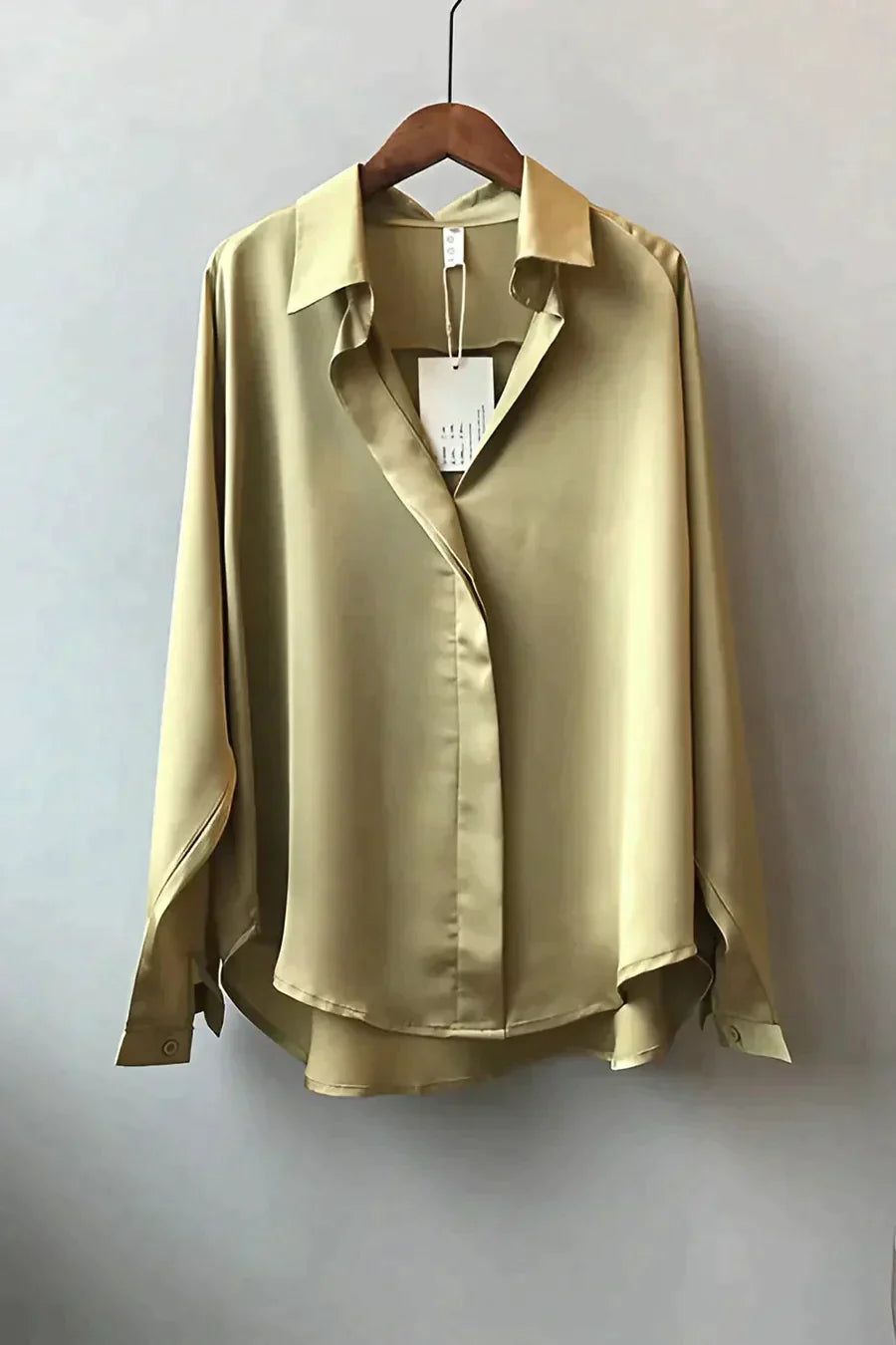 L'Éclat Lotus™ Satin Blouse