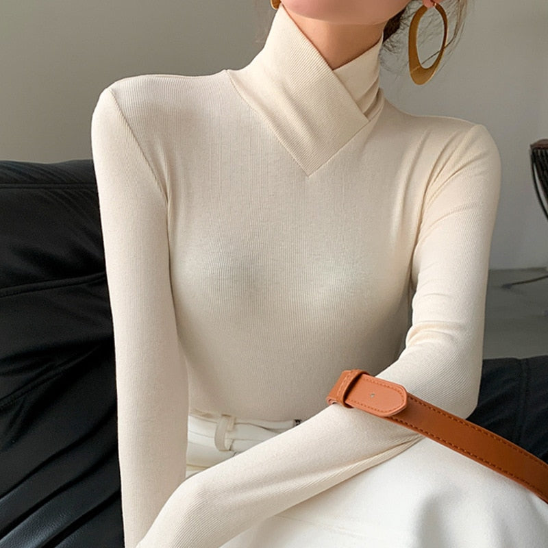 CALIENNE ELEGANT TURTLENECK SWEATER