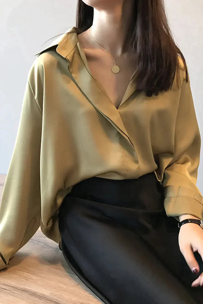 L'Éclat Lotus™ Satin Blouse